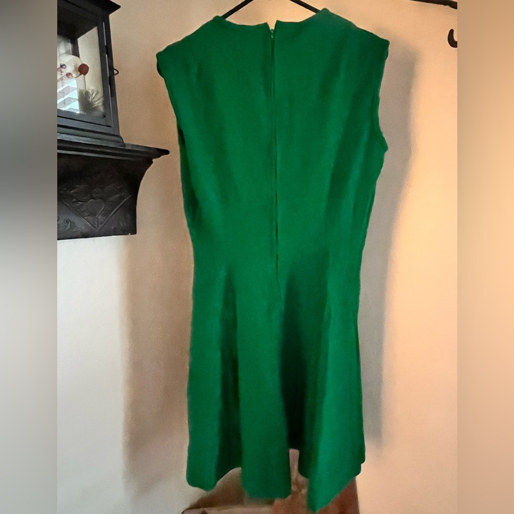 Elegant Vintage Green Sleeveless Dress - Picture 2 of 8